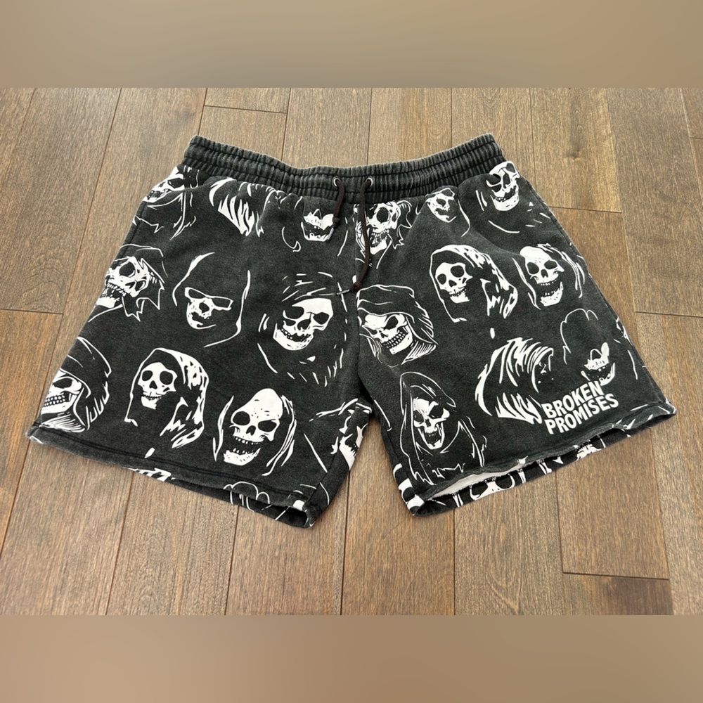Broken promises reaper shorts size large
